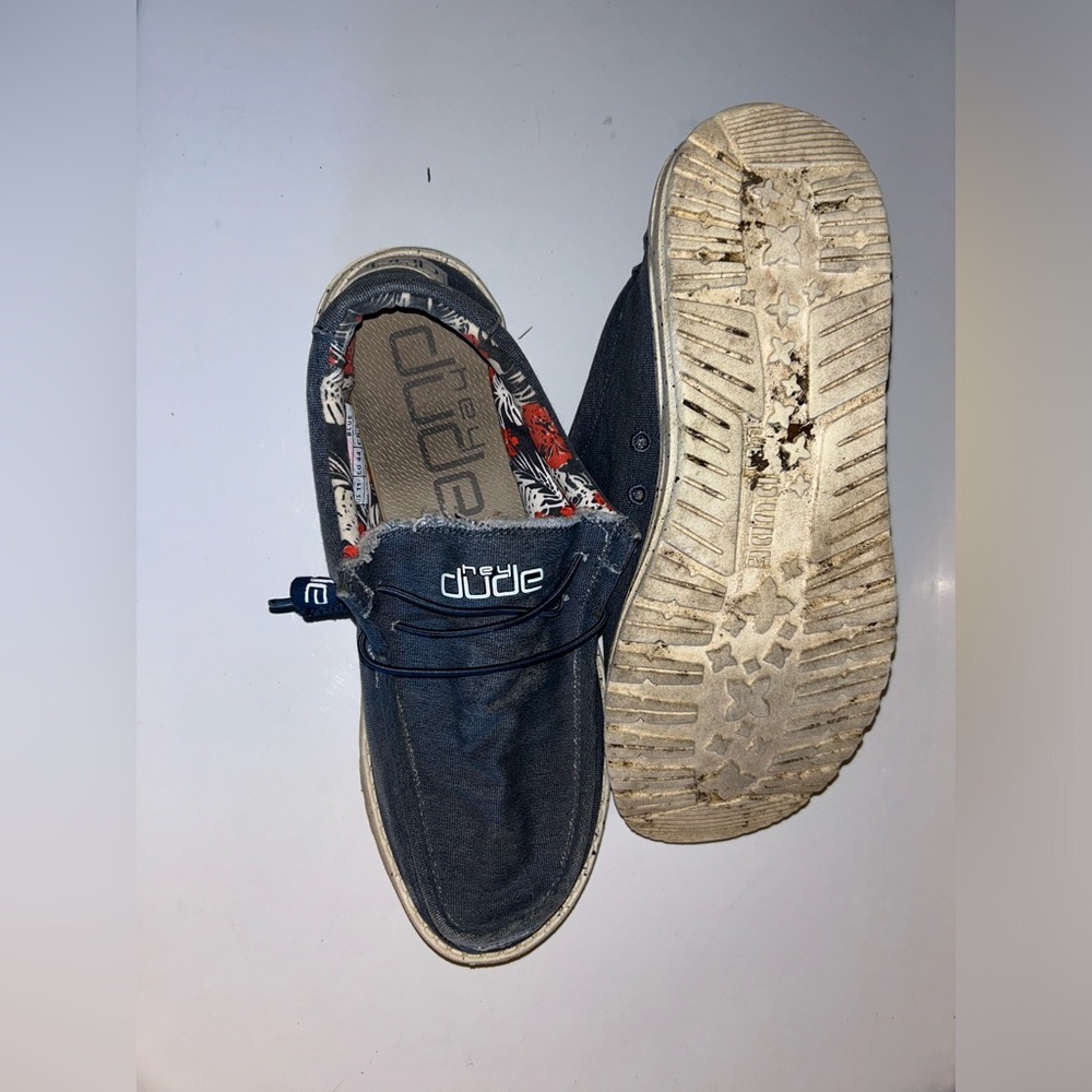 Hey Dude Mens Wally Canvas slip ons, size 11 - Picture 9 of 11